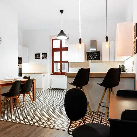 Premium Center Apartment-main Street